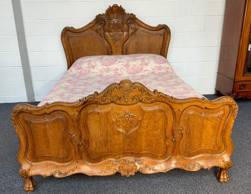stunning carved oak kingsize bed